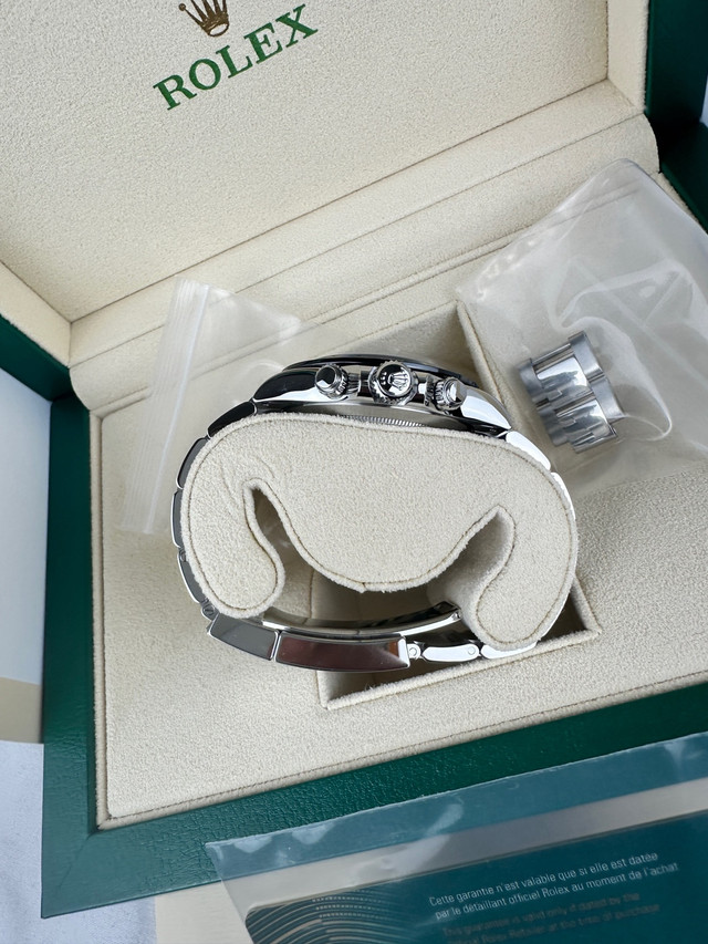Rolex 116500LN 2023 Mint condition Full set -WT dans Bijoux et montres  à Longueuil/Rive Sud - Image 3