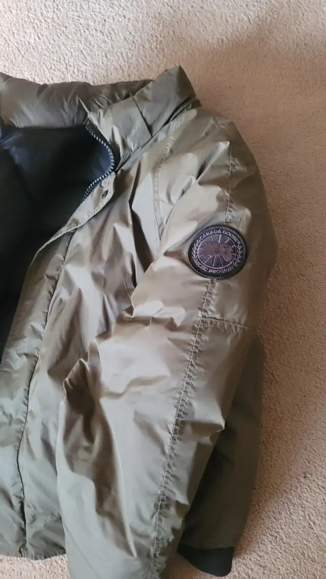 Canada goose winterforce jacket in Women's - Tops & Outerwear in Calgary - Image 5