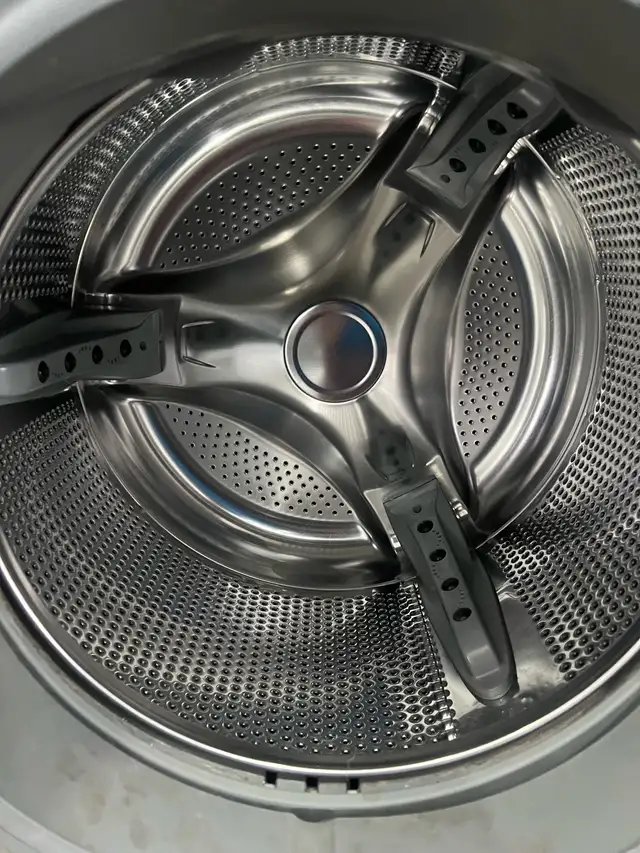 LG 27 w grey front load washer electric dryer set  in Washers & Dryers in Oakville / Halton Region - Image 7