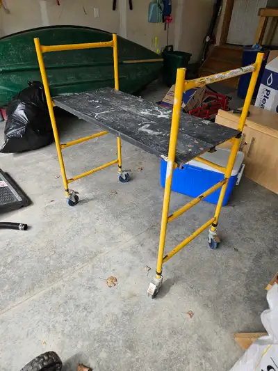 Steel folding scaffolding., View more