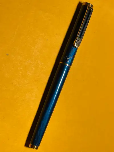 Givenchy 14K gold F nib designer fountain pen
