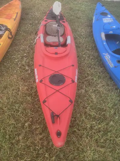 This is a used Sun Dolphin kayak, perfect for enjoying calm waters and leisurely paddling! It's in g...