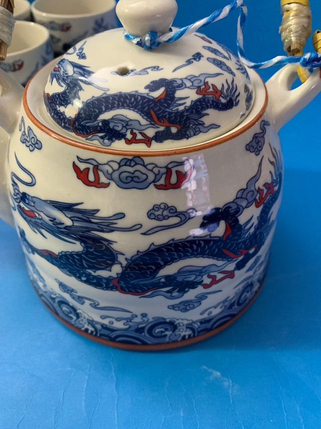 Vintage set China 景德鎮Eastern Asian Ceramic Tea  Kettle & 6 Cups  in Arts & Collectibles in Markham / York Region - Image 4