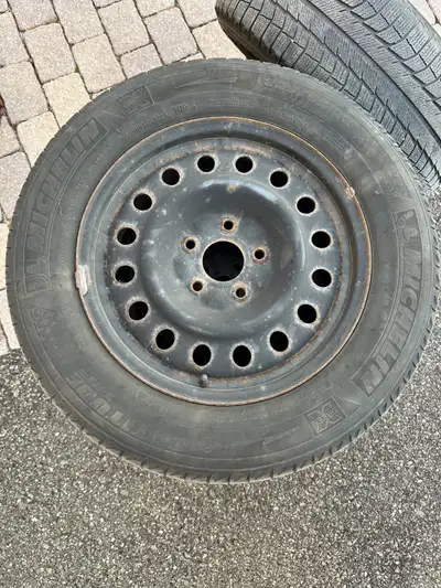 Selling winter tires on metal rims from my previous car