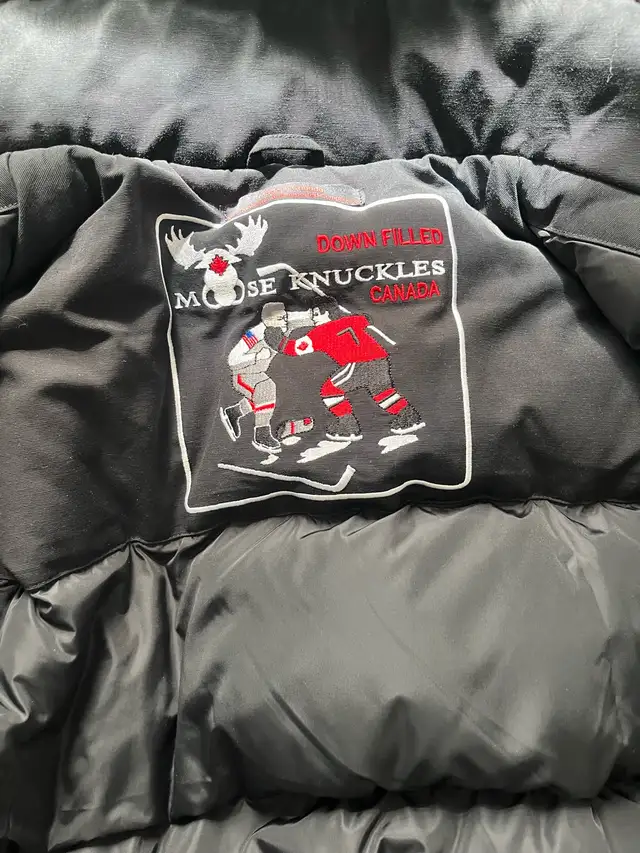 Moose Knuckle Bomber Men’s XL in Men's in Strathcona County - Image 4