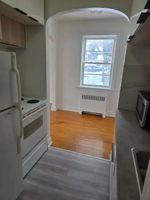 1-bedroom, 1-bath unit with an updated kitchen. Clean, bright, and move-in ready. All utilities incl...