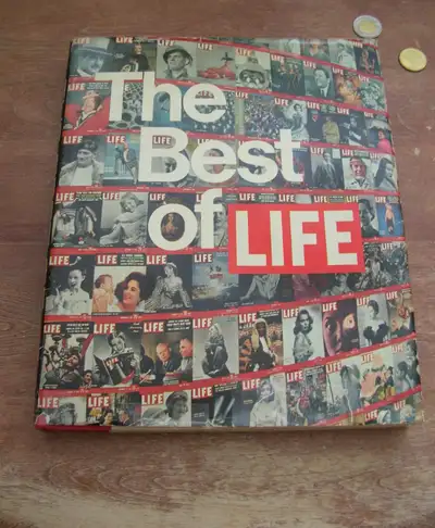 en bon état sauf le jacket qui est usé, il s'enlève. Format grand livre couverture souple. Edition:...