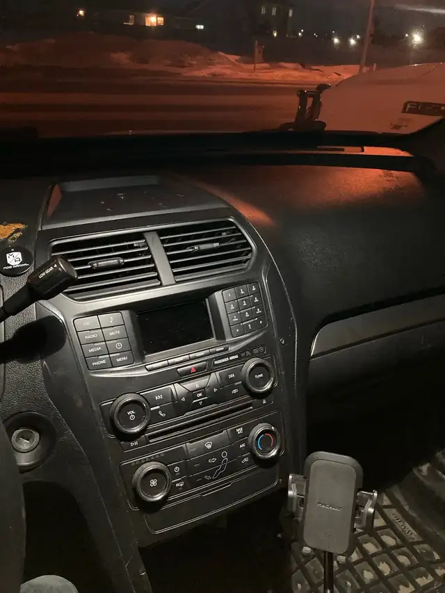 2017 Ford Police Interceptor Utility in Cars & Trucks in Fort St. John - Image 11