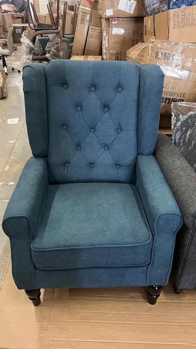 Button Tufted Accent Chair for Living Room - Upholstered Wingbac in Chairs & Recliners in Markham / York Region - Image 2