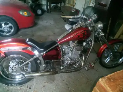moto johnny peg rare 300 cc peux être plaqué route