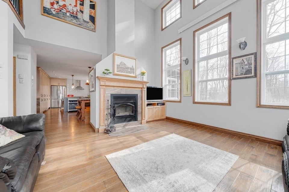 4-Bedroom Home in Chelsea 5
