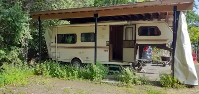 1984 Lite Travel Mate, single axle. Very good condition for it's age, always stored under cover. Com...