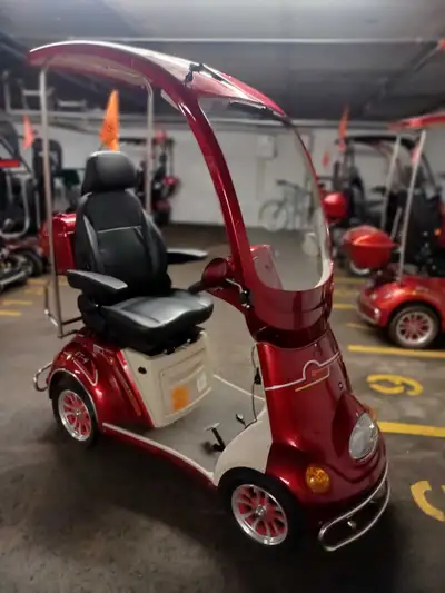 Année 2022 très bon état.comme neuf 48 volt 285 km.