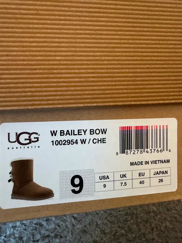 Women's Uggs with Bailey Bow - US Size 9598239496865720322