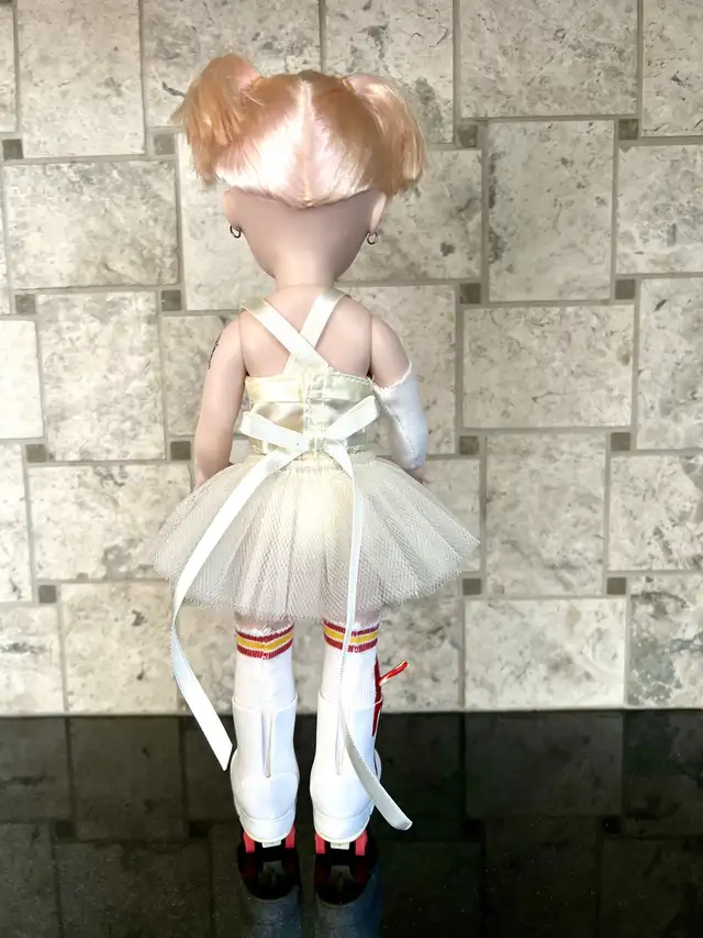 Living Dead Dolls - Lulu in Arts & Collectibles in Oshawa / Durham Region - Image 3