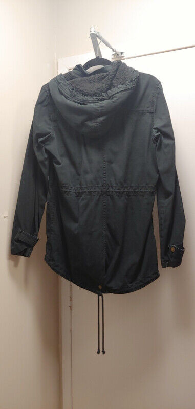 GENTLY USED KISMET ALL WEATHER COAT, LARGE!!! in Arts & Collectibles in Barrie - Image 3