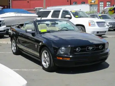 mustang convertible , V6 4.0 , automatic , A/C , no winter , no rust , run and drive excellent , Cas...