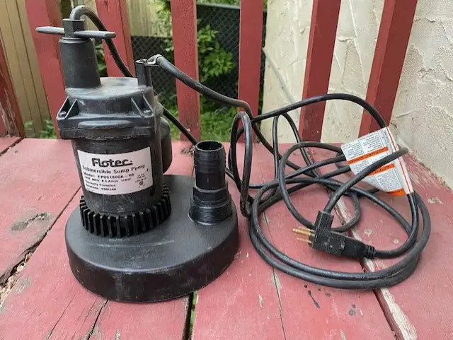 Sump pump and hose - used once in Other in Strathcona County - Image 3