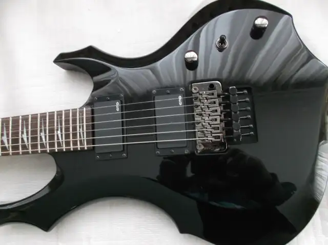 ESP-LTD F 350 electrique guitare in Guitars in Sherbrooke - Image 2