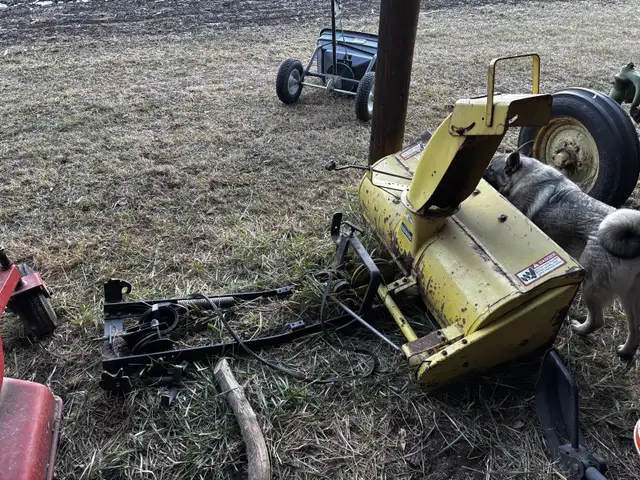 John Deere Snow Blower Attachment in Snowblowers in Edmonton - Image 2