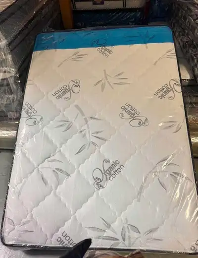 Matelas Queen/Double à vendre , View more