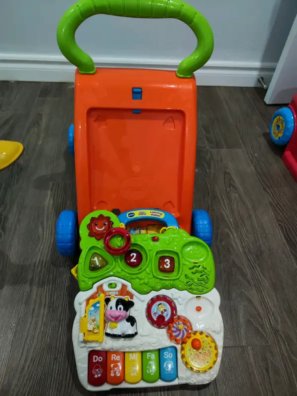 Fisher Price music push walker interactive 
63006661691395121
