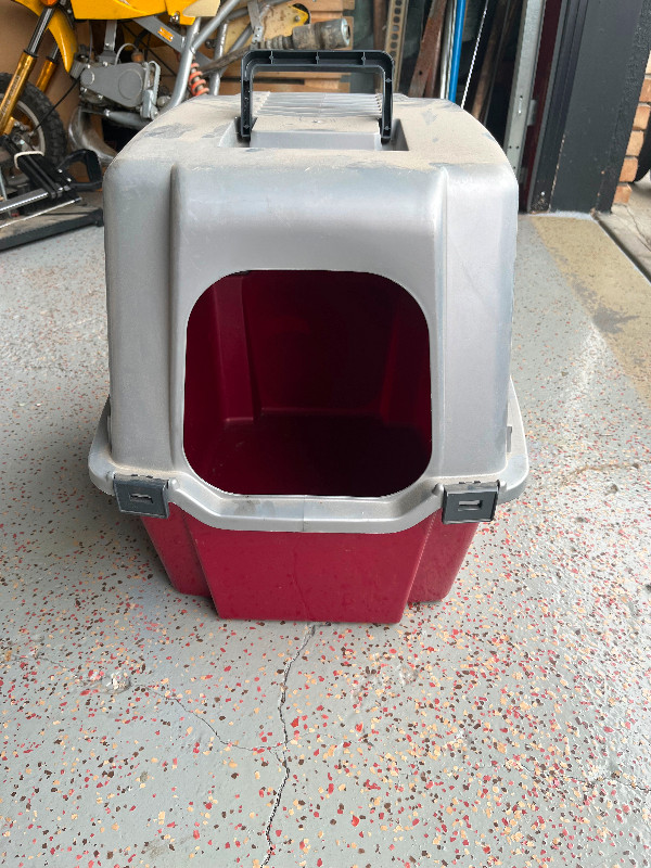 Pet Litter Box in Accessories in Calgary