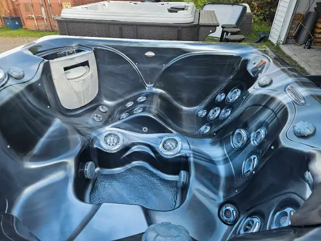 hot tub (Master Spa)62863281614595123