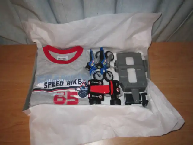 Boy's Pajama with Motorcycle Print, Size = 6 & Motorcycle toys in Kids & Youth in Markham / York Region - Image 10