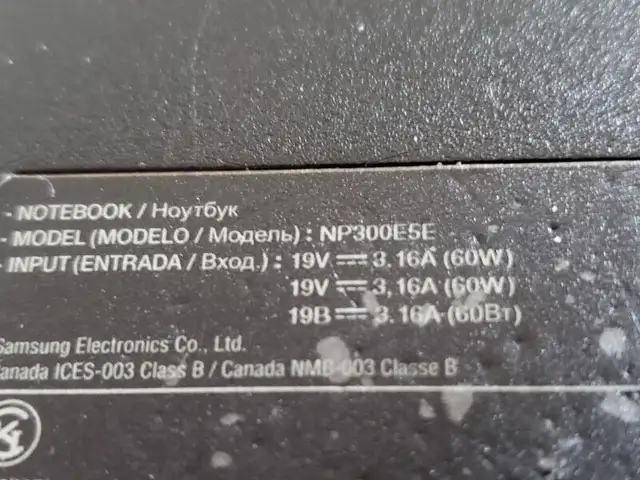 Samsung laptop battery parts screen NP300e5e NP550p5c key keys in Laptop Accessories in Ottawa - Image 3