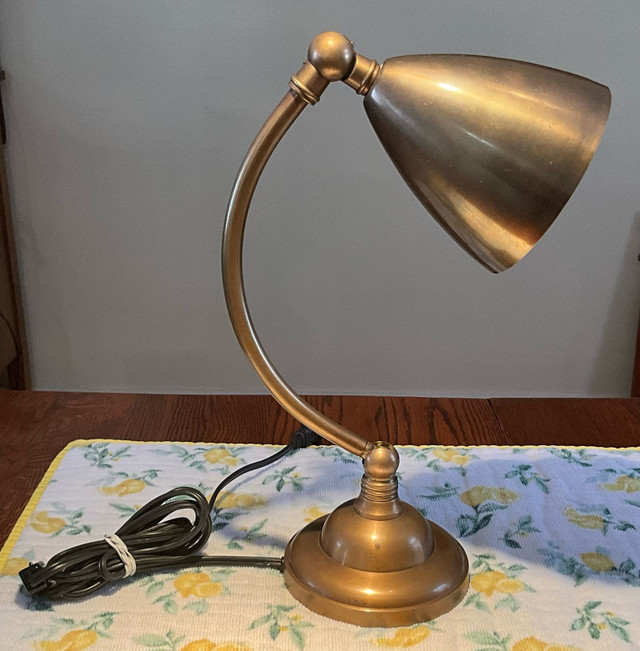 Vintage Brass/Table Lamp in Indoor Lighting & Fans in Owen Sound