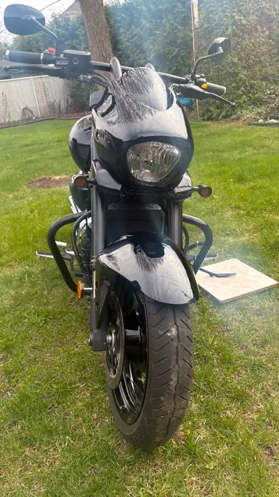 Suzuki Boulevard M90 2017 Moteur 1500 cc avec 22 477 KM En très bon état Clignotant remplacé au del...