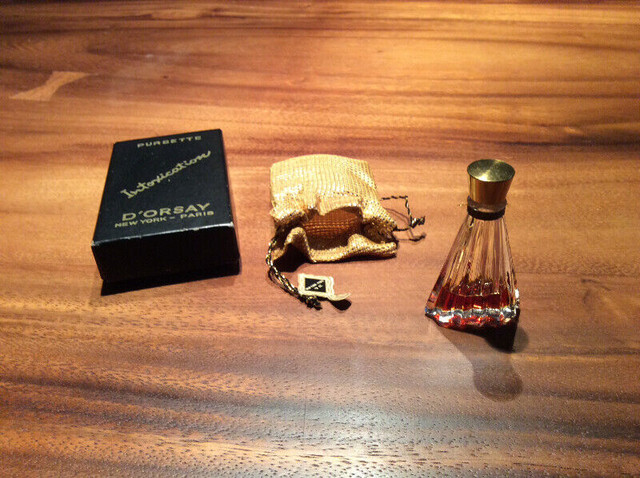 Superbe miniature de parfum Intoxication de D’Orsay. in Arts & Collectibles in City of Montréal