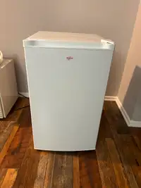Koolatron compact upright freezer (3.1 cu.ft.)