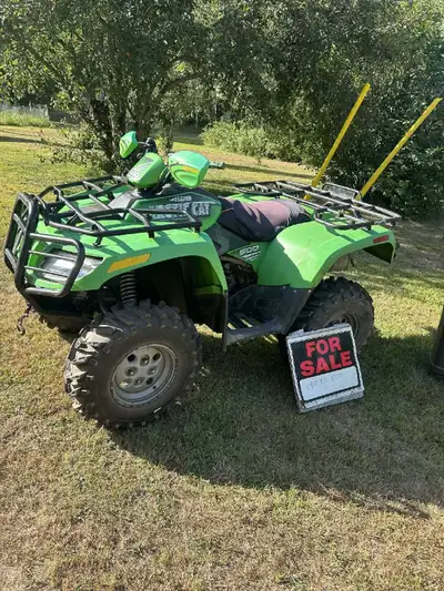 2005 four wheeler, limited addition, doesnt run don't have time to work on it , has new coil new bat...