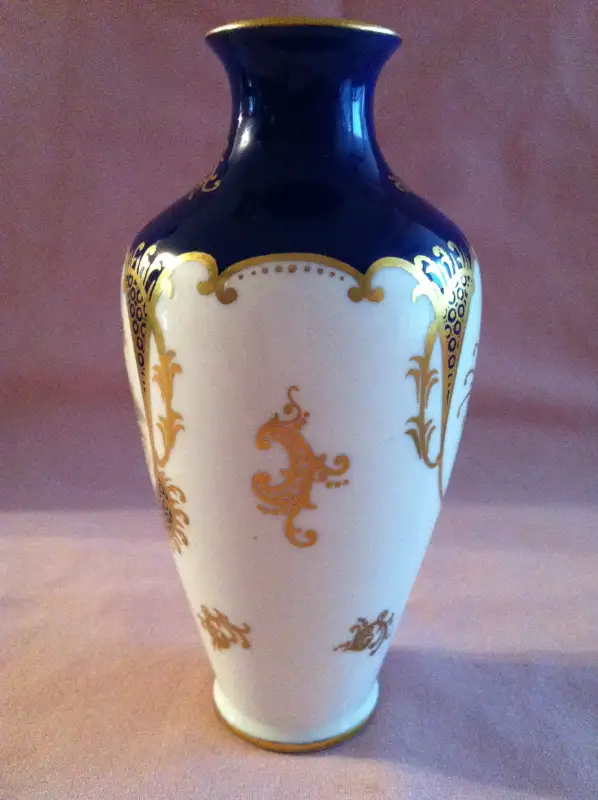 ANTIQUE COALPORT VASE in Arts & Collectibles in Barrie - Image 3
