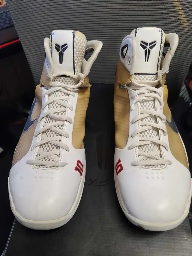 Nike Hyperdunk USA Olympic Kobe PE Preowned  in Men's Shoes in Mississauga / Peel Region - Image 5