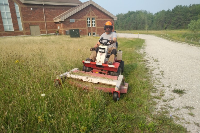 Simcoe County Tall Grass and Weed Cutting (416) 570 5456 Lawn, Tree Maintenance & Eavestrough