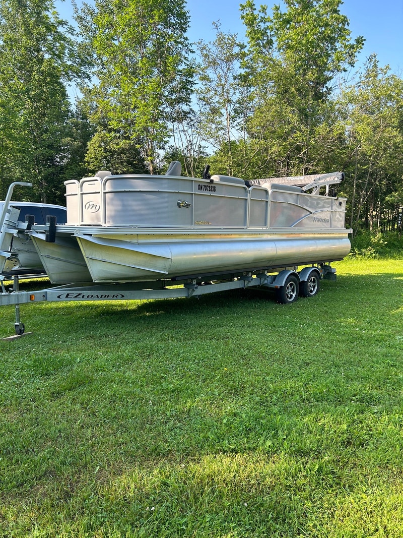 Manitou Tritoon 22 aurora LE angler and ski Powerboats & Motorboats Hamilton Kijiji