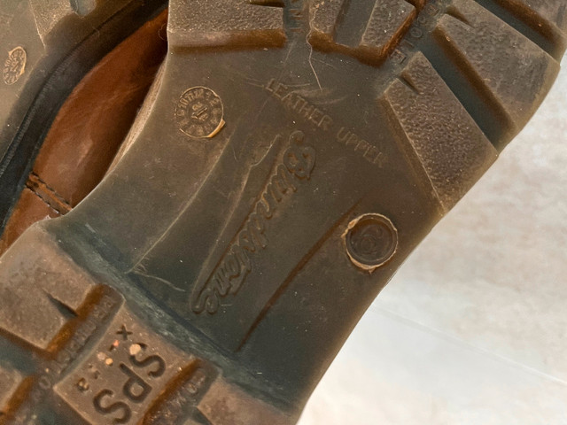 Blundstones size 6 in Women's - Shoes in Saskatoon - Image 3