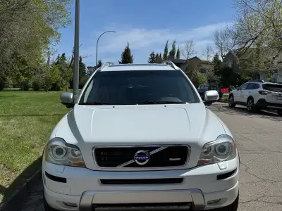 I'm selling a 2013 Volvo XC90 R-Design, a stylish and reliable SUV with a sporty edge. This XC90 boa...