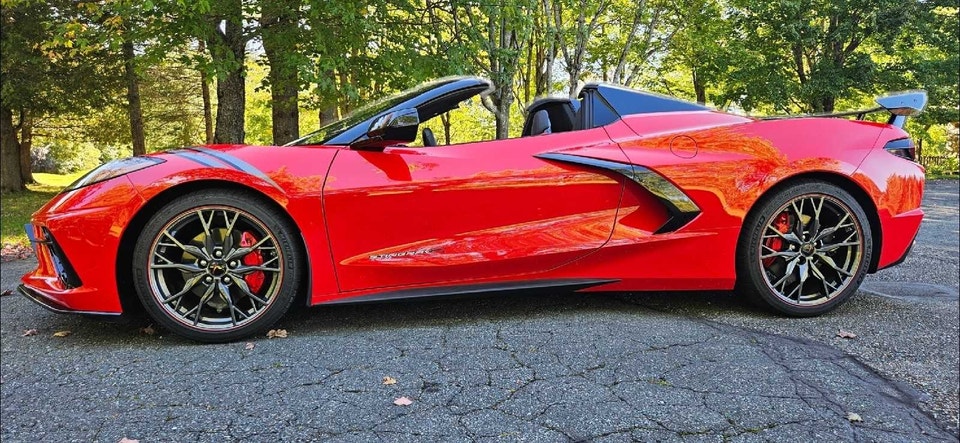 CHEVROLET CORVETTE STINGRAY CONVERTIBLE (2LT) SEULEMENT 978 Kilo | Cars ...