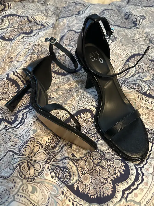 Mix No. 6 High heels in Women's - Shoes in Oakville / Halton Region - Image 2