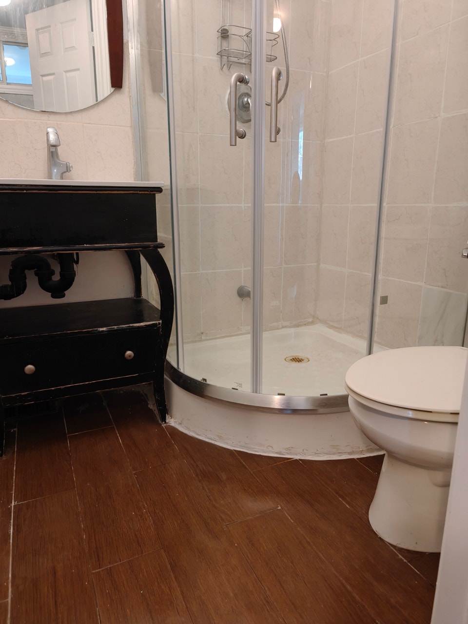 Nice Second Floor One Bedroom Apartment $1580 All Included 2