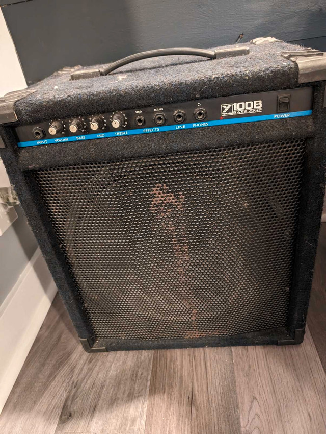 Yorkville 100B bass amp in Amps & Pedals in Sarnia