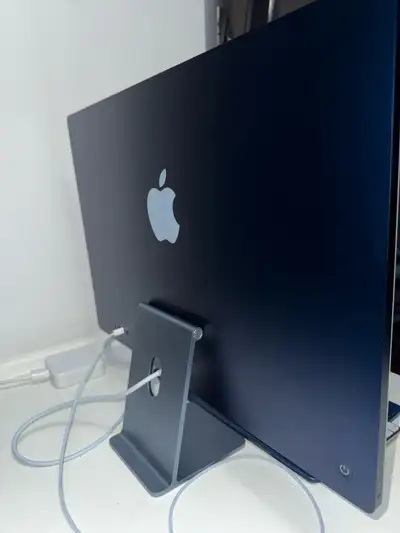 Brand-New 24″ iMac (M3) – berly used 16 GB 290.33 GB available of 494.38 GB Full APPLE CARE Expires...