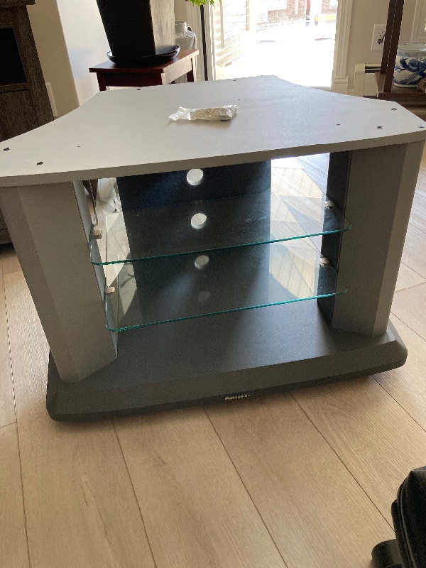TV STAND TV Tables & Entertainment Units Saskatoon Kijiji