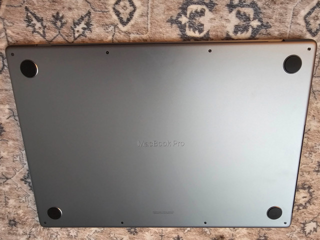 16 Inches MacBook Pro M2 Max 32 GB RAM 1 TB Storage in Laptops in City of Toronto - Image 3