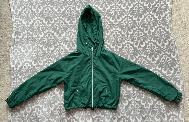 Urban Heritage Women’s Green Windbreaker Jacket  in Women's - Tops & Outerwear in Oshawa / Durham Region - Image 3