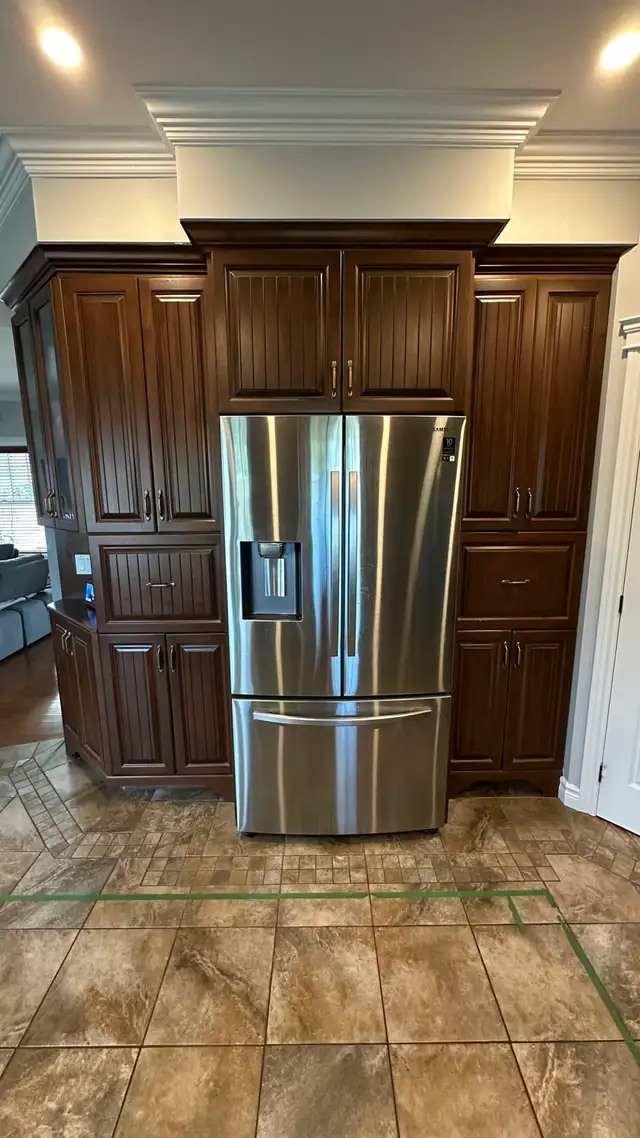 Armoire de cuisine en merisier, lavabo et Ogee | Cabinets & Countertops ...
